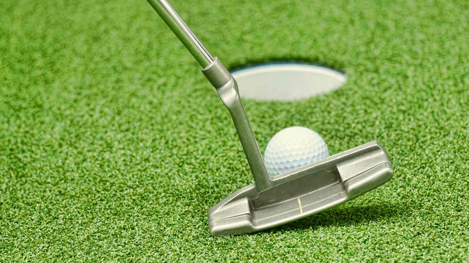 Законно ли использовать клюшку в качестве метки для мяча? - Golf News